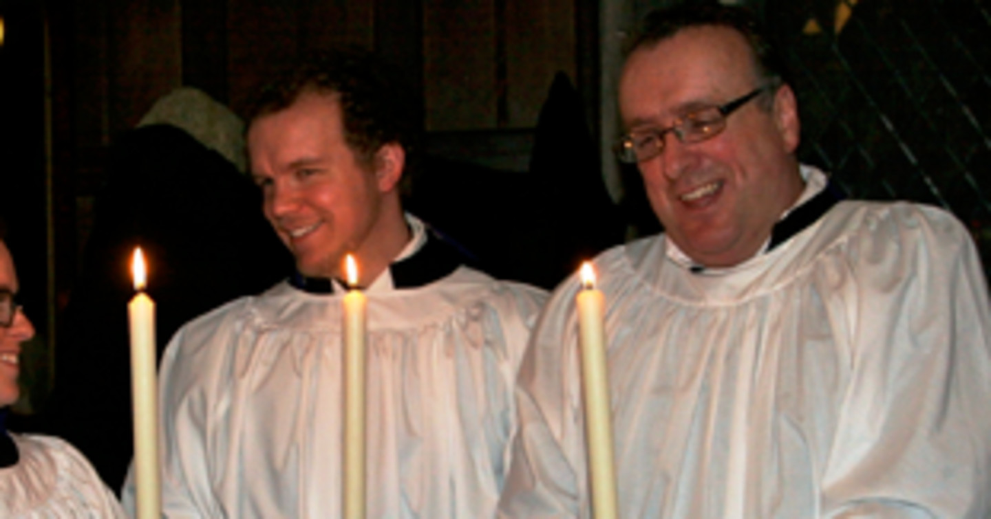 Student acolytes in Advent procession 